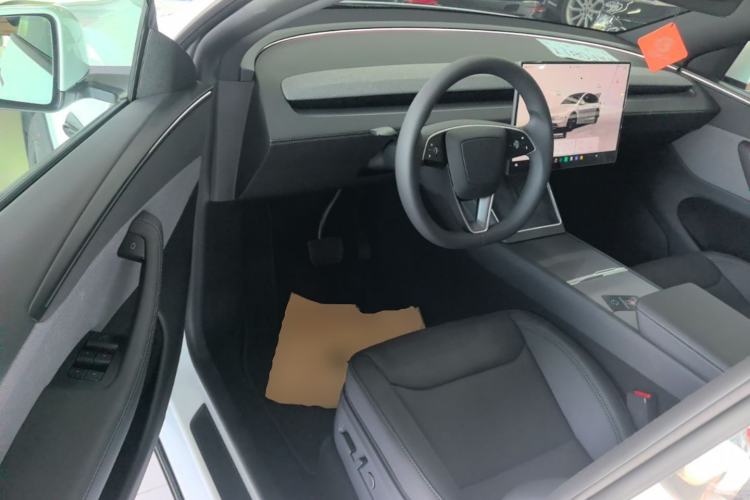 Used Tesla Model Y 2026 Facelifted Long-Range Rear-Drive Model Driver Seat