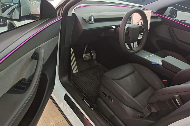 Used Tesla Model Y 2026 Model Long-Range Rear-Wheel-Drive Version Driver Seat