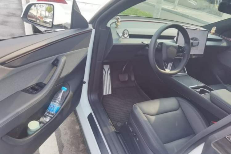 Used Tesla Model Y 2026 Rear-Drive Model Driver Seat