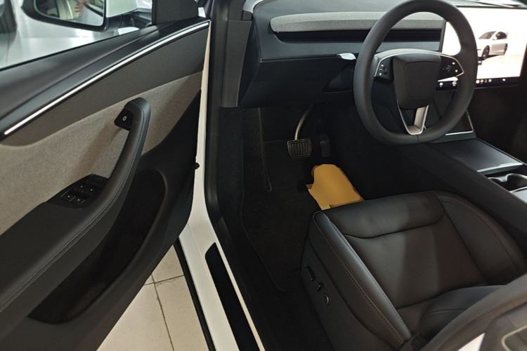 Used Tesla Model Y 2026 Rear-Drive Model Driver Seat