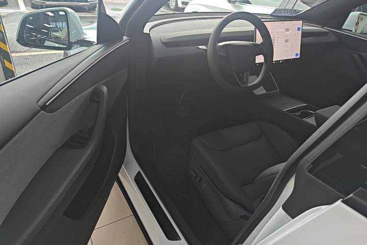 Used Tesla Model Y 2026 Rear-Drive Model Driver Seat