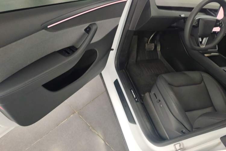 Used Tesla Model Y 2026 Rear-Drive Model Driver Seat