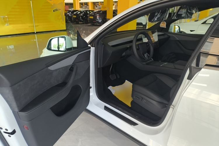 Used Tesla Model Y 2026 Long-Range All-Wheel-Drive Model Driver Seat