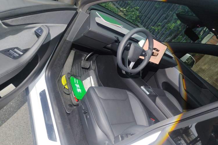 Used Tesla Model Y 2026 Rear-Drive Model Driver Seat