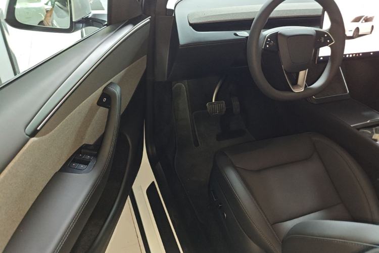 Used Tesla Model Y 2026 Rear-Drive Model Driver Seat