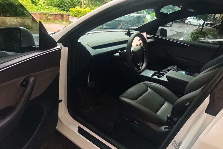Used Tesla Model Y 2026 Rear-Drive Model Driver Seat