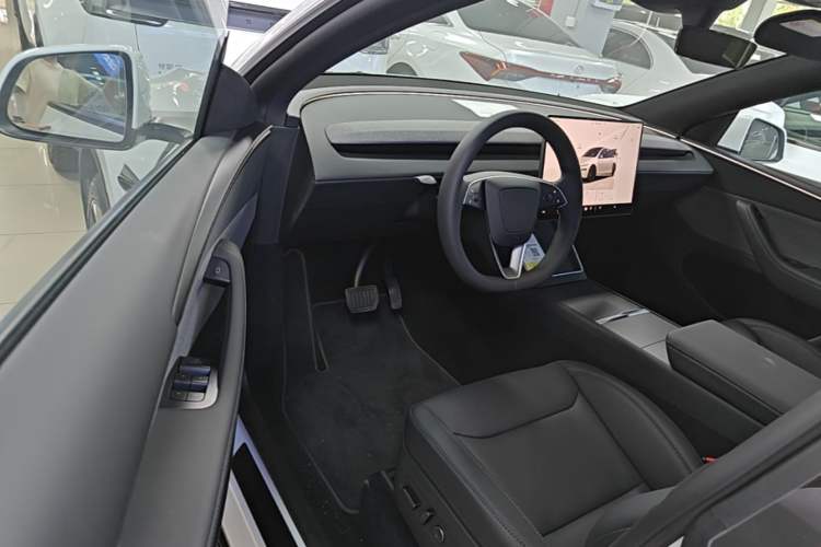Used Tesla Model Y 2026 Rear-Drive Model Driver Seat