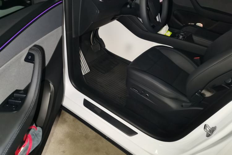Used Tesla Model Y 2026 Model Long-Range Rear-Wheel-Drive Version Driver Seat