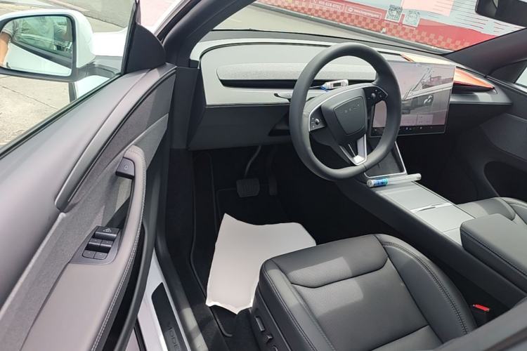 Used Tesla Model Y 2026 Rear-Drive Model Driver Seat