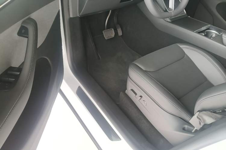 Used Tesla Model Y 2026 Rear-Drive Model Driver Seat