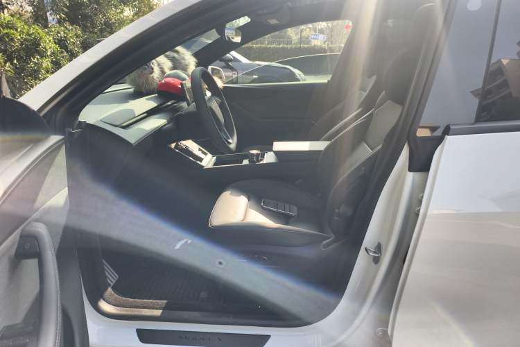 Used Tesla Model Y 2026 Model Long-Range Rear-Wheel-Drive Version Driver Seat