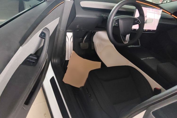 Used Tesla Model Y 2026 Model Long-Range Rear-Wheel-Drive Version Driver Seat