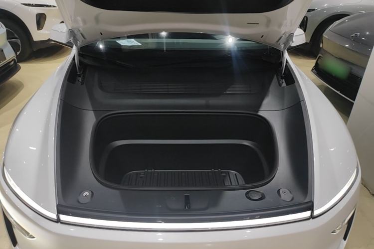 Used Tesla Model Y 2026 Rear-Drive Model Engine Bay