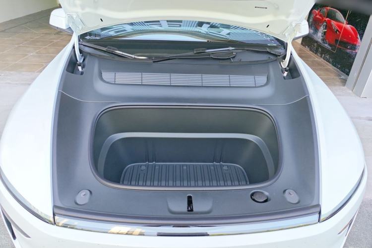 Used Tesla Model Y 2026 Rear-Drive Model Engine Bay