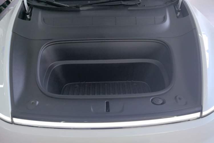 Used Tesla Model Y 2026 Facelifted Long-Range Rear-Drive Model Engine Bay