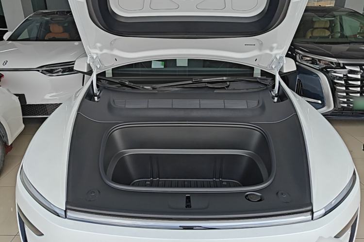 Used Tesla Model Y 2026 Rear-Drive Model Engine Bay