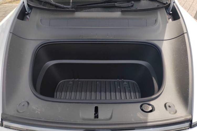 Used Tesla Model Y 2026 Rear-Drive Model Engine Bay