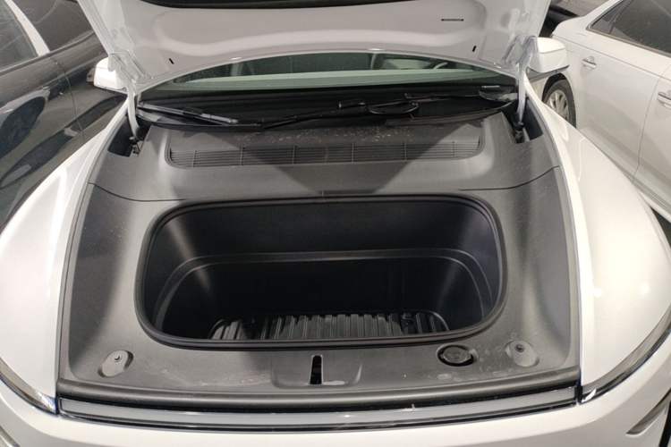 Used Tesla Model Y 2026 Facelifted Long-Range Rear-Drive Model Engine Bay