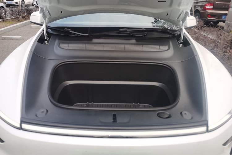 Used Tesla Model Y 2026 Rear-Drive Model Engine Bay