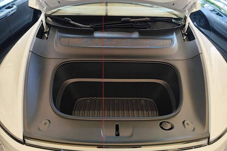Used Tesla Model Y 2026 Rear-Drive Model Engine Bay