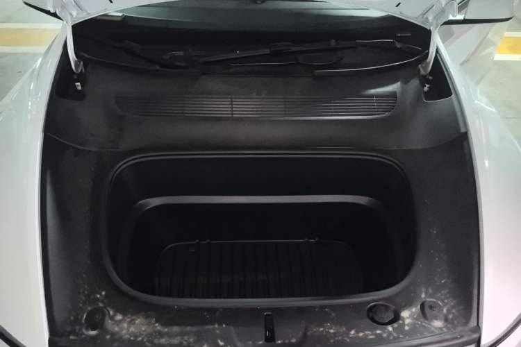 Used Tesla Model Y 2026 Facelifted Long-Range Rear-Drive Model Engine Bay