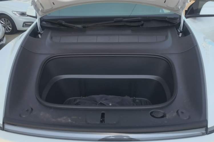 Used Tesla Model Y 2026 Rear-Drive Model Engine Bay