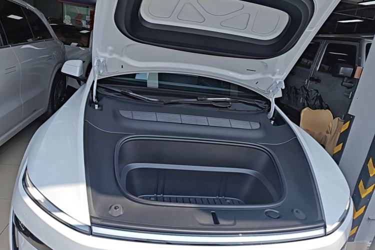 Used Tesla Model Y 2026 Rear-Drive Model Engine Bay