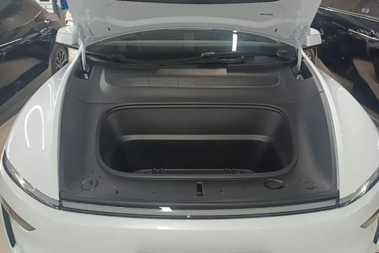 Used Tesla Model Y 2026 Rear-Drive Model Engine Bay