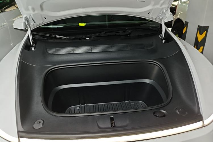 Used Tesla Model Y 2026 Rear-Drive Model Engine Bay