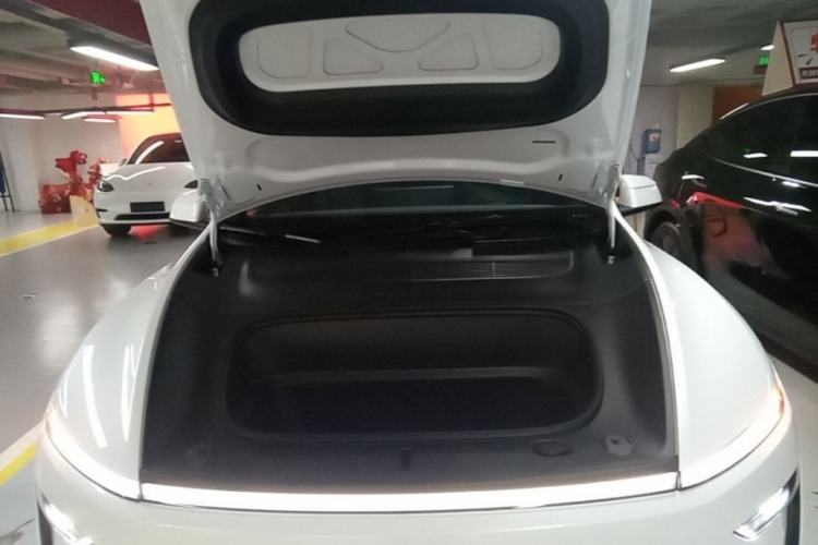 Used Tesla Model Y 2026 Rear-Drive Model Engine Bay