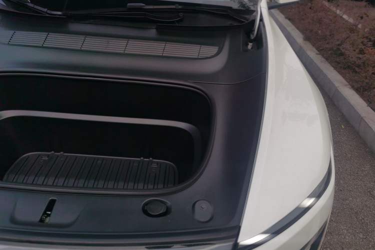 Used Tesla Model Y 2026 Rear-Drive Model Engine Bay Left