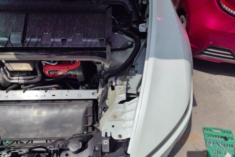 Used Tesla Model Y 2026 Facelifted Long-Range Rear-Drive Model Engine Bay Left