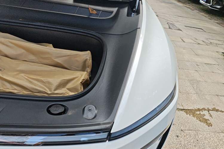 Used Tesla Model Y 2026 Rear-Drive Model Engine Bay Left