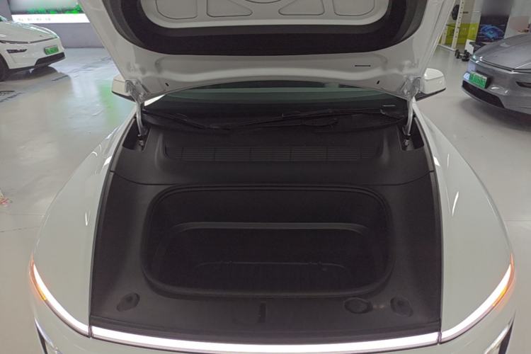 Used Tesla Model Y 2026 Rear-Drive Model Engine Bay