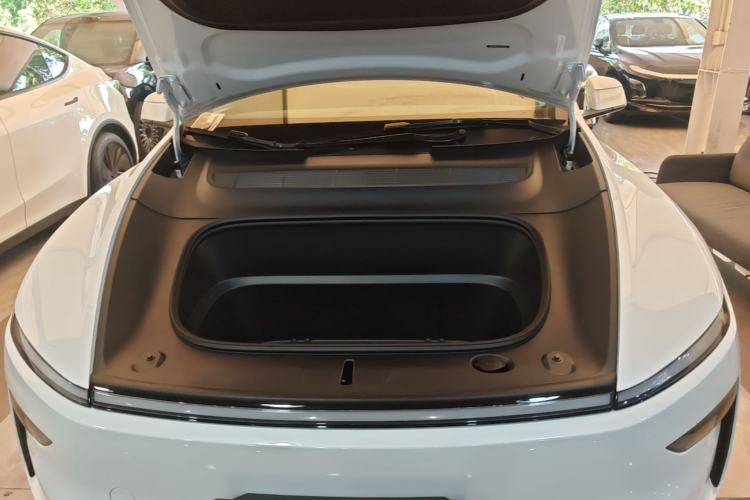 Used Tesla Model Y 2026 Rear-Drive Model Engine Bay