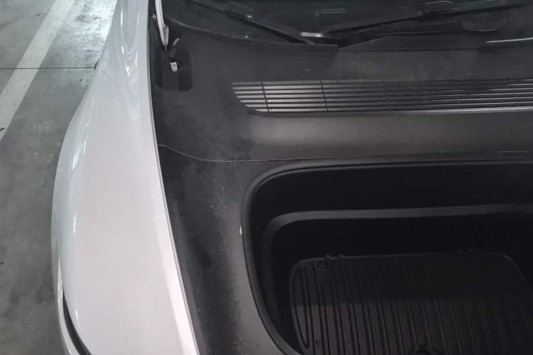Used Tesla Model Y 2026 Facelifted Long-Range Rear-Drive Model Engine Bay Right