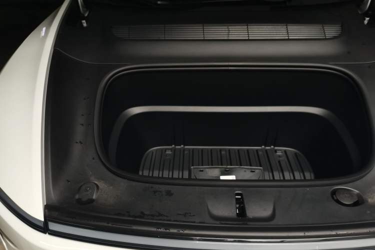Used Tesla Model Y 2026 Model Long-Range Rear-Wheel-Drive Version Engine Bay Right