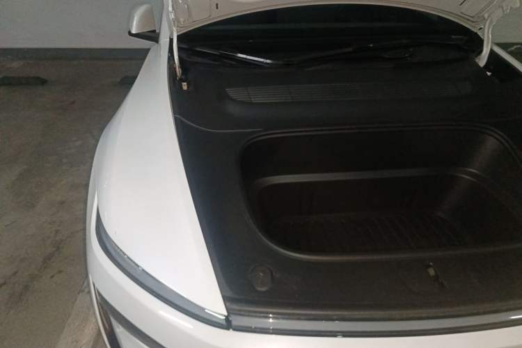 Used Tesla Model Y 2026 Model Long-Range Rear-Wheel-Drive Version Engine Bay Right
