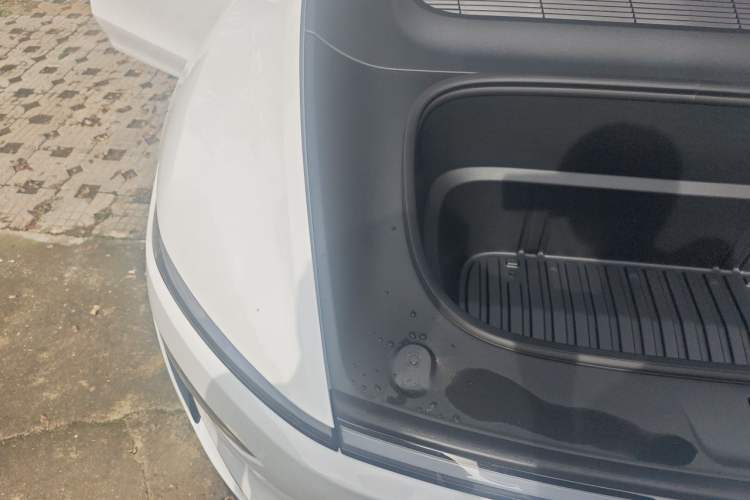 Used Tesla Model Y 2026 Model Long-Range Rear-Wheel-Drive Version Engine Bay Right