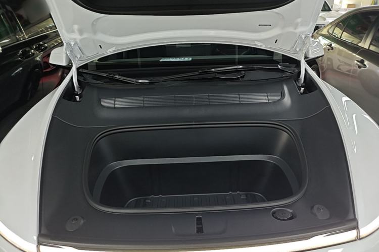 Used Tesla Model Y 2026 Rear-Drive Model Engine Bay