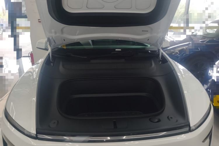 Used Tesla Model Y 2026 Rear-Drive Model Engine Bay