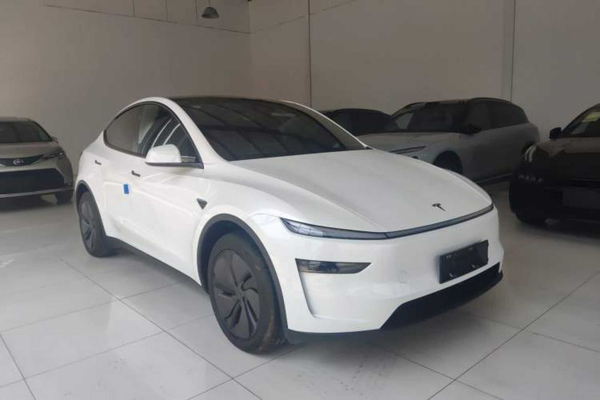 Used Tesla Model Y 2026 Long-Range All-Wheel-Drive Model Exterior 1