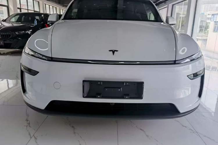 Used Tesla Model Y 2026 Rear-Drive Model Exterior 1