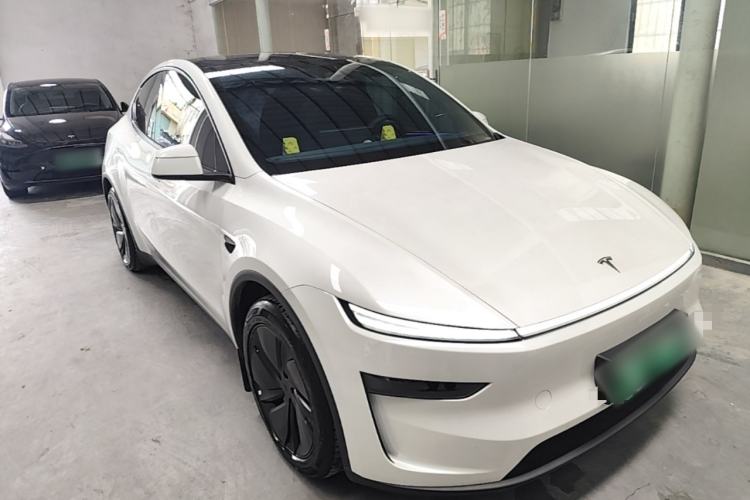 Used Tesla Model Y 2026 Long-Range All-Wheel-Drive Model Exterior 1