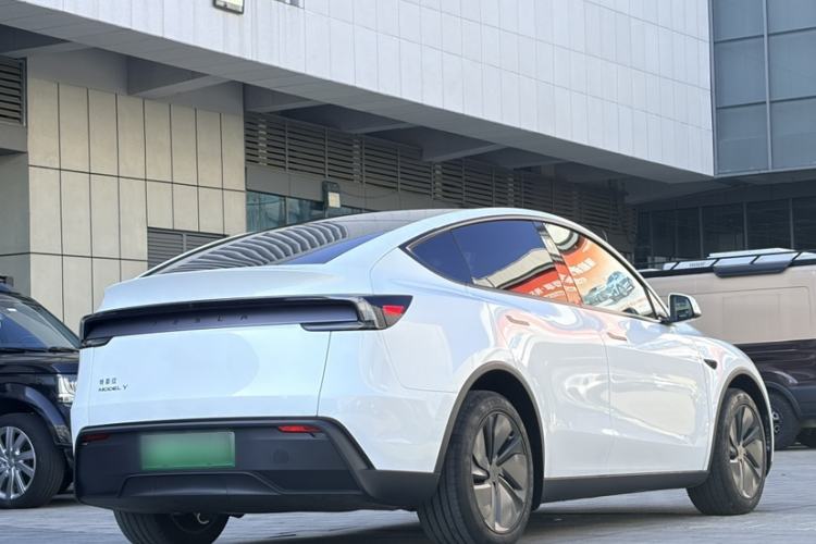 Used Tesla Model Y 2026 Rear-Drive Model Exterior 1