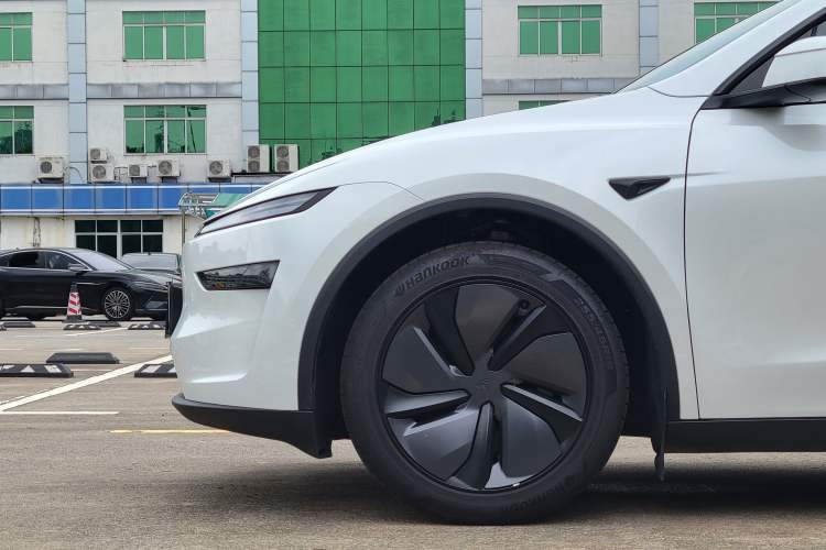 Used Tesla Model Y 2026 Model Long-Range Rear-Wheel-Drive Version Exterior 11