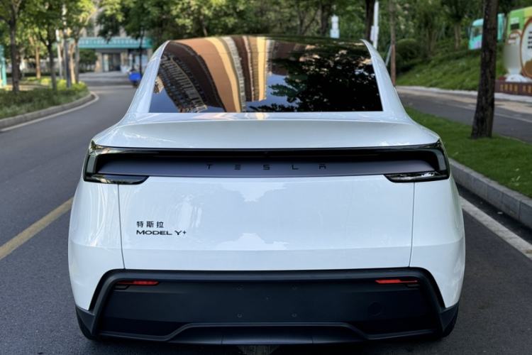 Used Tesla Model Y 2026 Facelifted Long-Range Rear-Drive Model Exterior 2