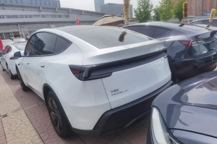 Used Tesla Model Y 2026 Model Long-Range Rear-Wheel-Drive Version Exterior 2