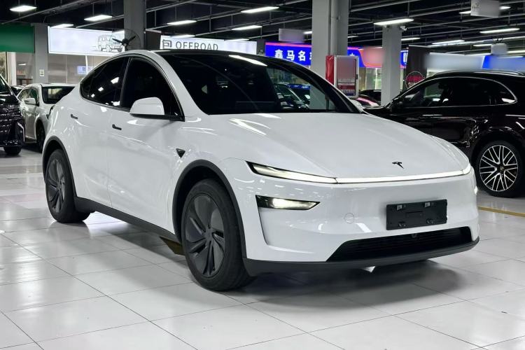 Used Tesla Model Y 2026 Rear-Drive Model Exterior 2