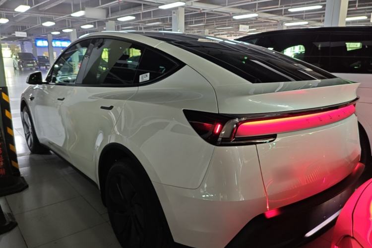 Used Tesla Model Y 2026 Rear-Drive Model Exterior 2